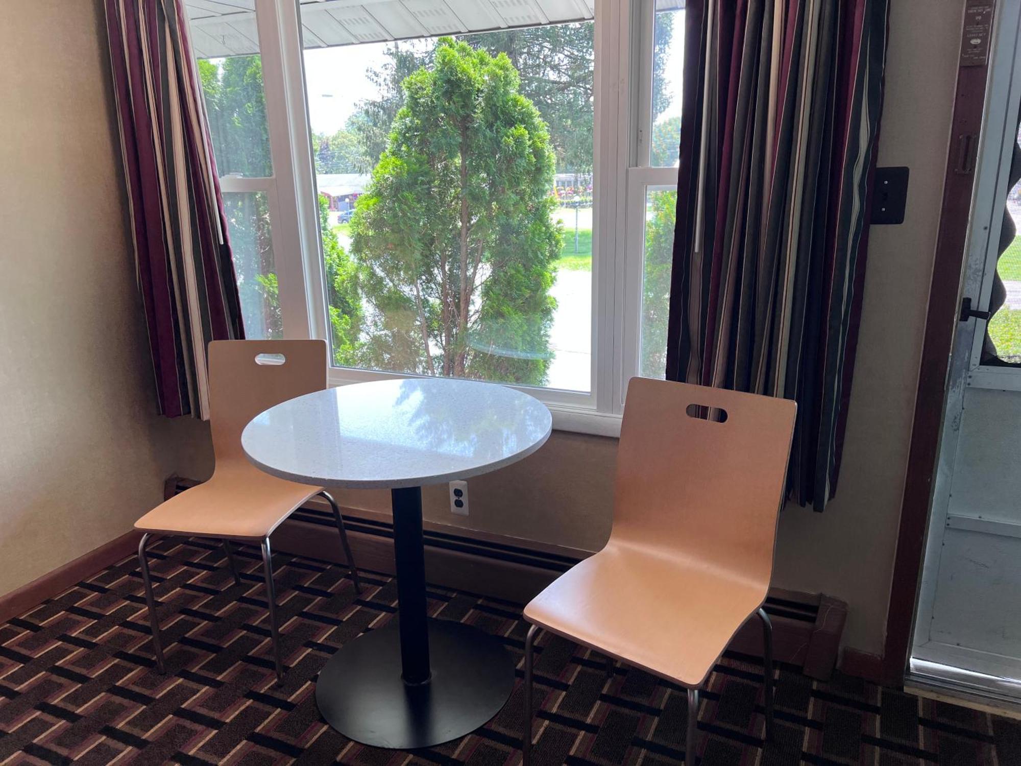 Fairbridge Express Motel