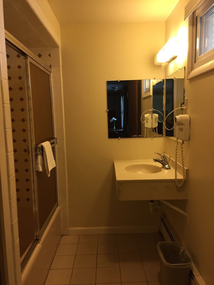 Fairbridge Express Motel 2*